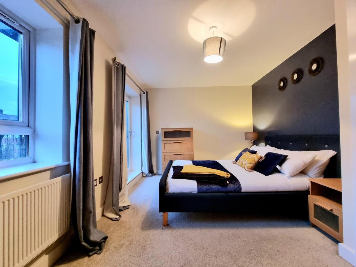 Luxury 2-Bedroom Service Apartment With Balcony Manchester Ngoại thất bức ảnh