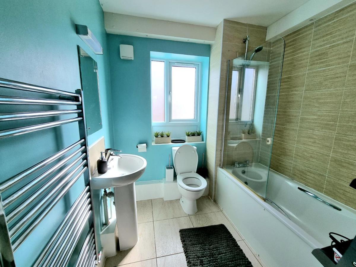 Luxury 2-Bedroom Service Apartment With Balcony Manchester Ngoại thất bức ảnh